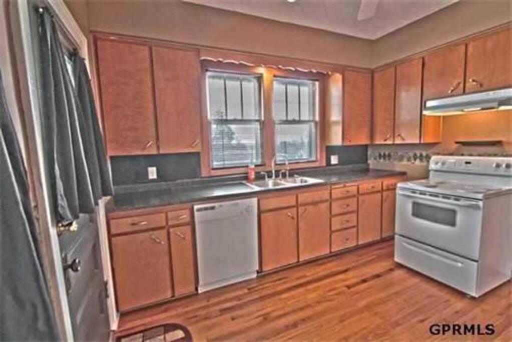 Home Near Zoo/College World Series/Downtown Omaha Exterior photo